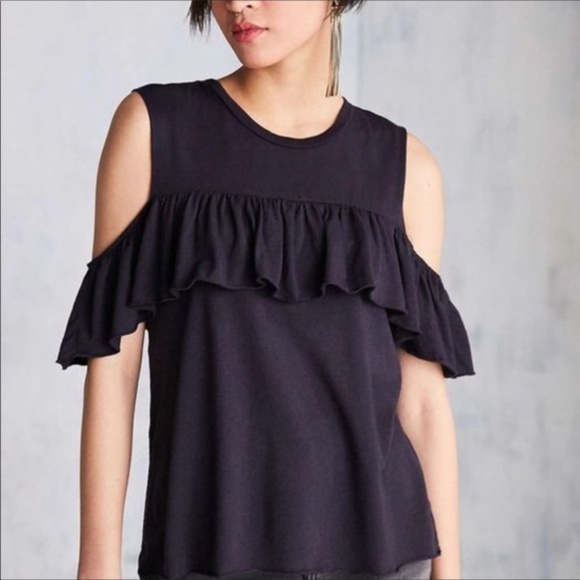 UO Truly Madly Deeply l Cold Shoulder Muscle Tee - Picture 2 of 7